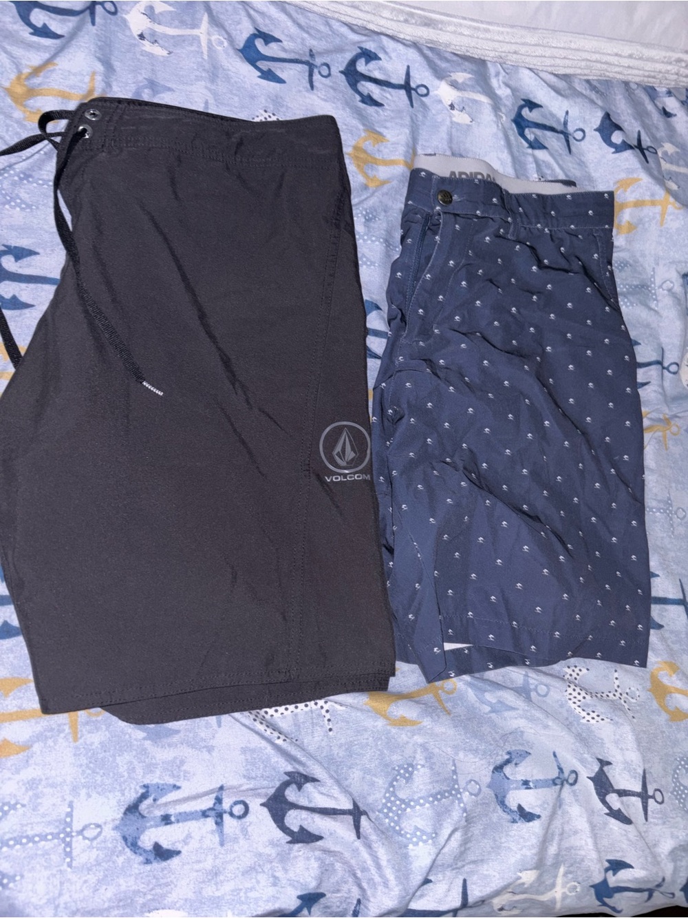 Volcom Black Trunks with adidas Navy Anchor-Print size 38 shorts